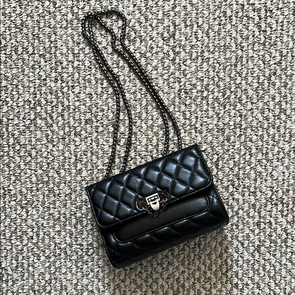 Black Quilted Chain Shoulder Bag